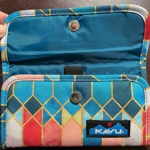 Kavu Vibrant Geometric Wallet